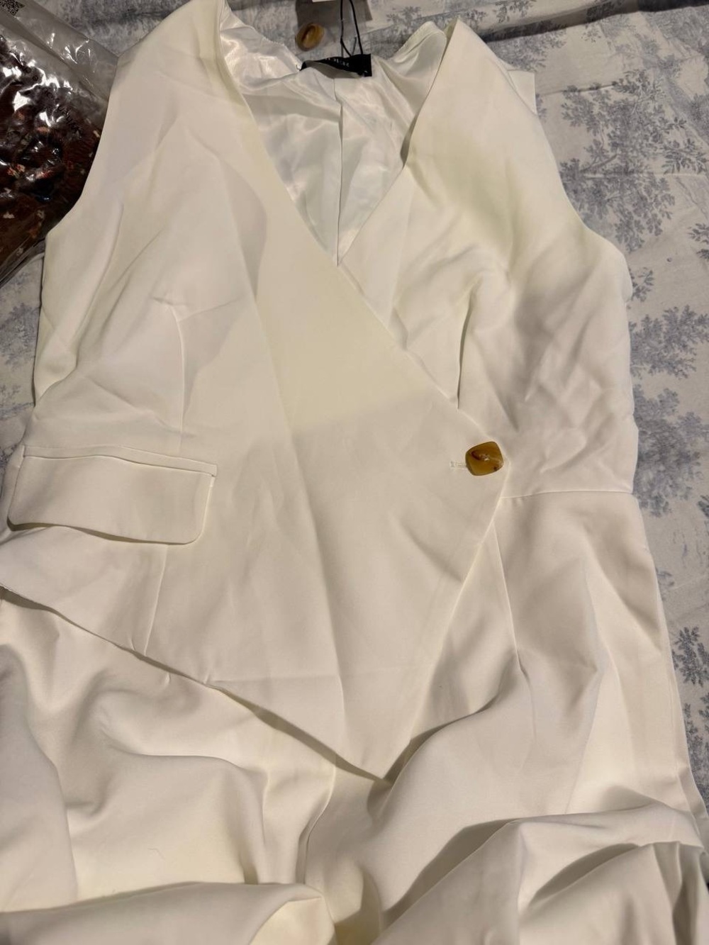 V-NECK SOLID WRAP VEST JUMPSUIT White M - Picture 9 of 11